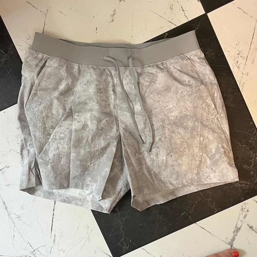 lululemon Zeroed in Linerless Short 5”
Color carbon crunch vapor multi